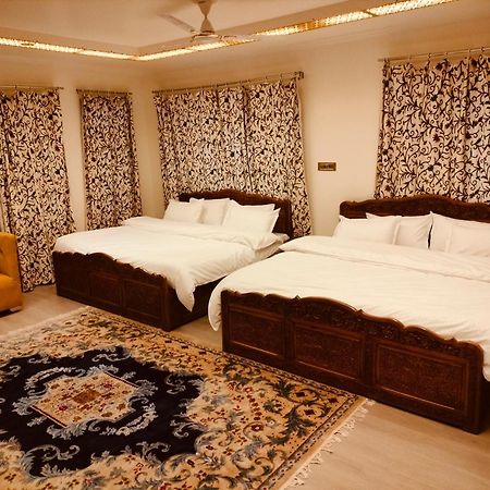 New Zamrood Holiday Home Сринагар Экстерьер фото